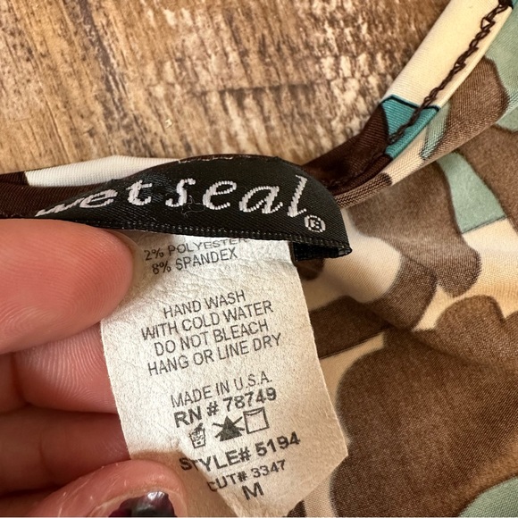 VTG Y2K 2000s Floral Wrap Style Wooden Buckle Blouse - Picture 5 of 8